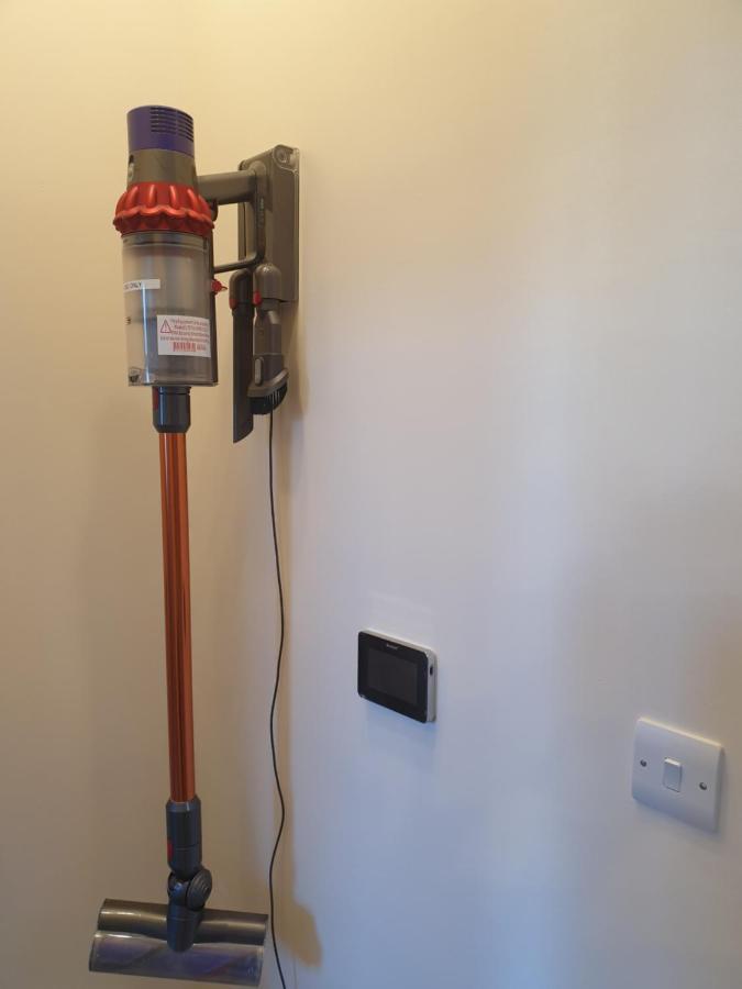 London Luxury Spacious 2 Bedroom Apartment 4 Mins From Ilford Stn. Free Parking Екстер'єр фото