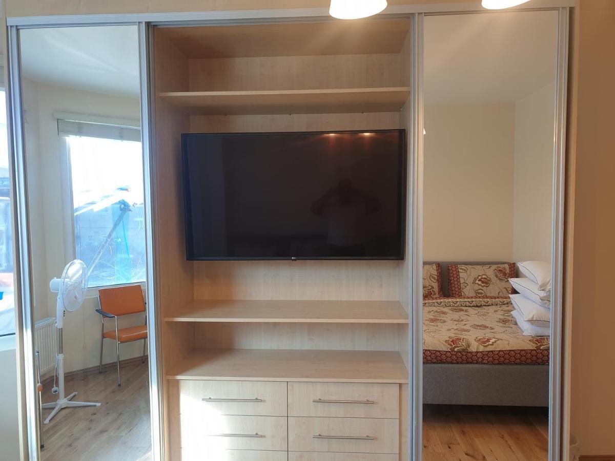 London Luxury Spacious 2 Bedroom Apartment 4 Mins From Ilford Stn. Free Parking Екстер'єр фото