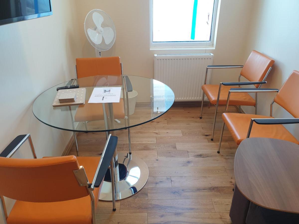 London Luxury Spacious 2 Bedroom Apartment 4 Mins From Ilford Stn. Free Parking Екстер'єр фото