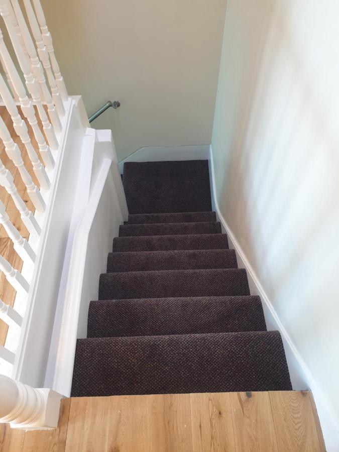 London Luxury Spacious 2 Bedroom Apartment 4 Mins From Ilford Stn. Free Parking Екстер'єр фото