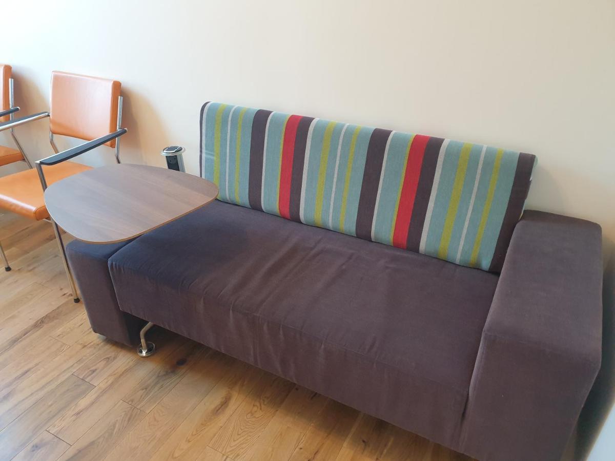 London Luxury Spacious 2 Bedroom Apartment 4 Mins From Ilford Stn. Free Parking Екстер'єр фото