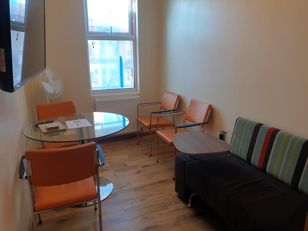 London Luxury Spacious 2 Bedroom Apartment 4 Mins From Ilford Stn. Free Parking Екстер'єр фото